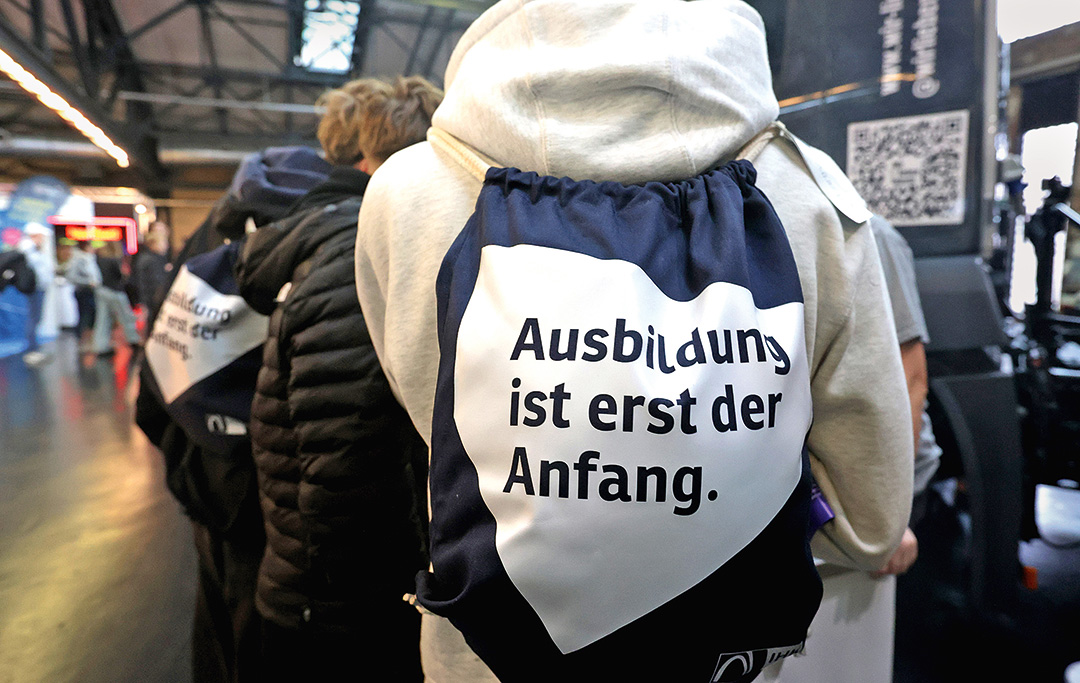 Eine wichtige Botschaft und ein cooles Give-away auf der Messe: Eine Ausbildung eröffnet zahlreiche Perspektiven