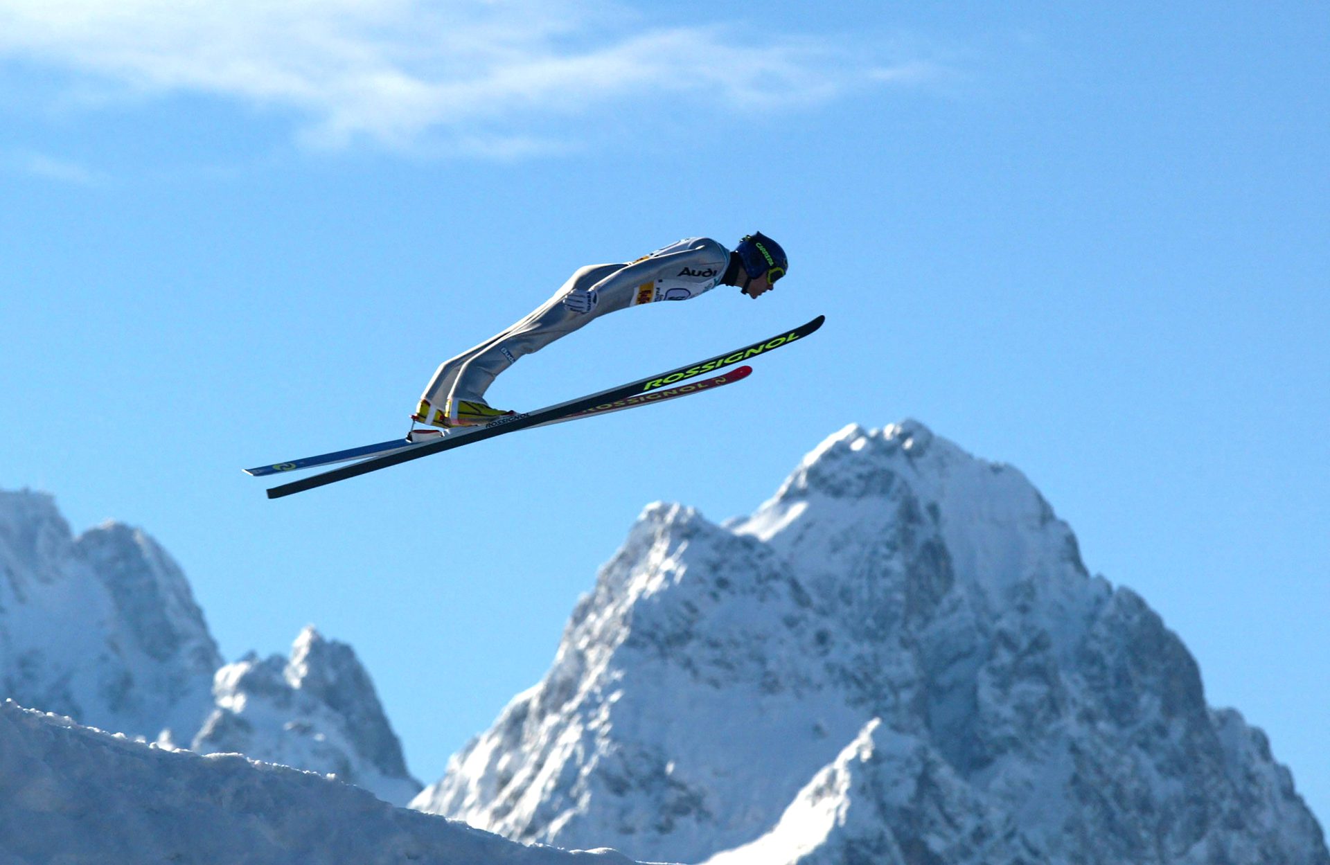 Sven Hannawald springt auf der Vierschanzentournee
